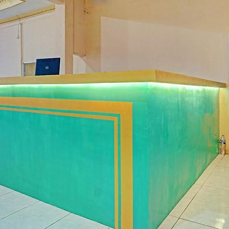 Oyo 91825 Ayu Lestari Homestay Nganjuk Exterior foto